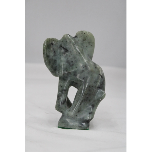 118 - A JADE ELEPHANT, HEIGHT 13CM