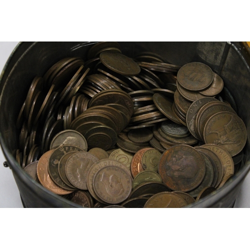 453 - A LARGE TIN OF BRITISH COINS