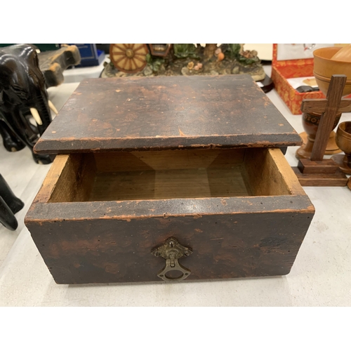 277 - TWO VINTAGE WOODEN BOXES TO INCLUDE A CIGARETTE DISPENSER