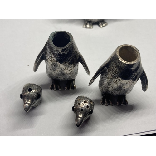 1 - A HALLMARKED LONDON SILVER CRUET SET IN THE FORM OF THREE PENGUINS GROSS WEIGHT 279.3 GRAMS