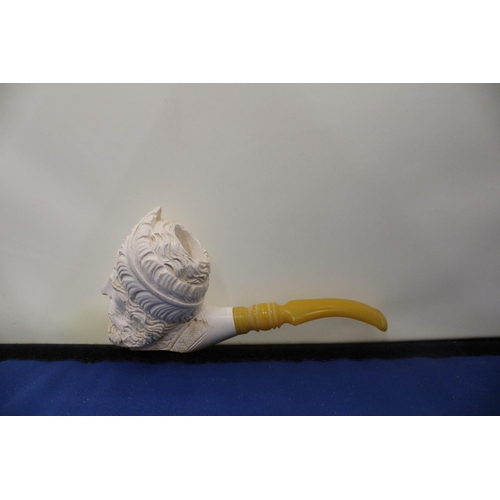 20 - A MEERSCHAUM PIPE