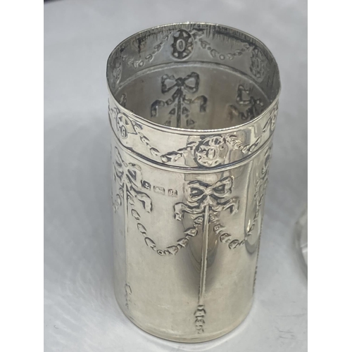 42 - FOUR HALLMARKED SILVER ITEMS TO INCLUDE THREE BIRMINGHAM AND ONE CHESTER COMPRISING OF A GLASS SCENT... 