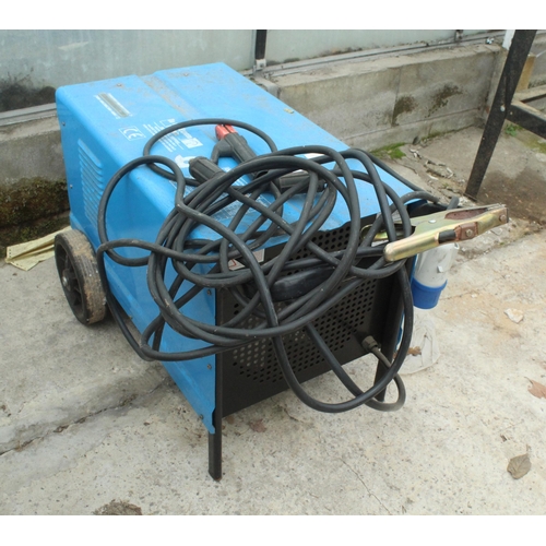 98 - A CLARKE 270TE ARC WELDER  NO VAT