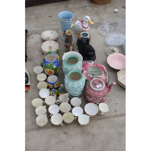 1745 - AN ASSORTMENT OF ITEMS TO INCLUDE A WEDGWOOD QUEENS WARE VASE, AN ORIENTAL STYLE TEAPOT AND CUPS ETC