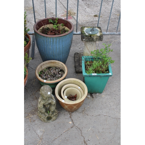 1794 - AN ASSORTMENT OF VARIOUS GARDEN POTS AND A CONCRETE SUN DIAL