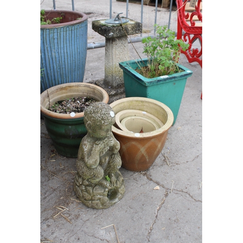 1794 - AN ASSORTMENT OF VARIOUS GARDEN POTS AND A CONCRETE SUN DIAL