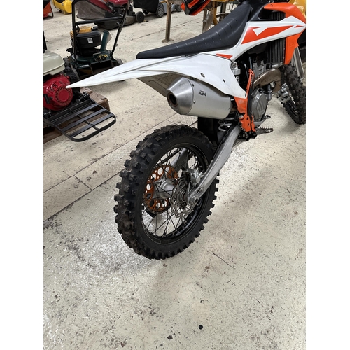 177 - 2019 KTM 250 SXF MOTORBIKE 158 HOURS PISTON & CAM CHAIN DONE 40 HOURS AGO. MAP SWITCH BUTTON, TRACTI... 