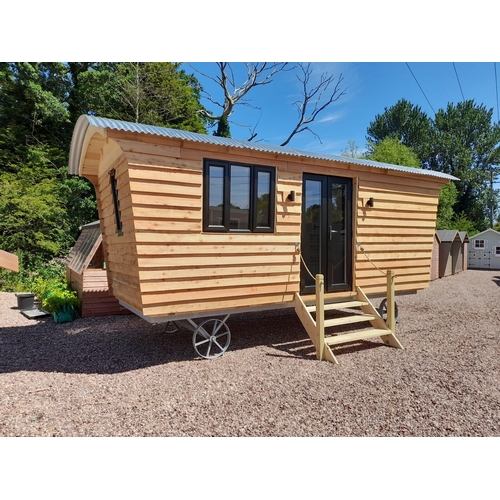 199 - A SHEPHERDS HUT - LUXURIOUS NEW HAND CRAFTED, FULLY FINISHED BUILT FOR ALL YEAR ROUND USE HEAVILY IN... 