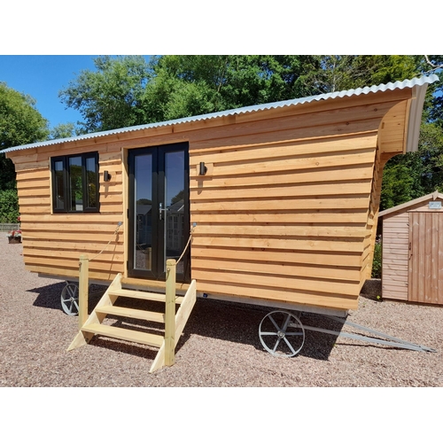 199 - A SHEPHERDS HUT - LUXURIOUS NEW HAND CRAFTED, FULLY FINISHED BUILT FOR ALL YEAR ROUND USE HEAVILY IN... 