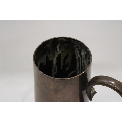 170 - A VERY HEAVY VINTAGE COPPER TANKARD