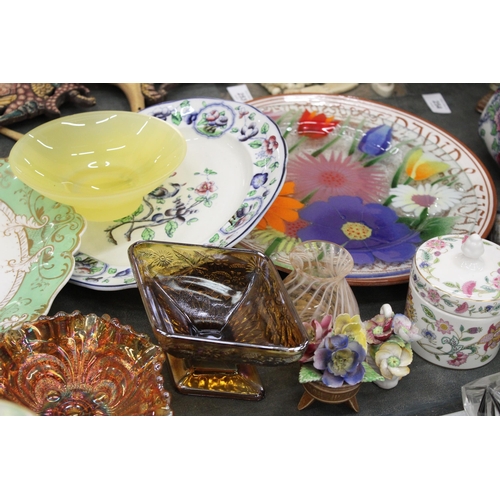 251 - A MIXED LOT OF VINTAGE COLLECTABLE ITEMS TO INCLUDE A WEDGWOOD TEAPOT AND STAND, LOSOL WARE JUG, RAD... 