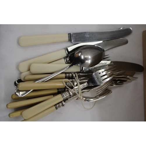 261 - A MIXED LOT TO INCLUDE FLATWARE, PHOTO FRAMES,ETC