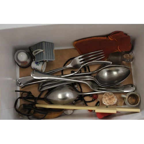 261 - A MIXED LOT TO INCLUDE FLATWARE, PHOTO FRAMES,ETC