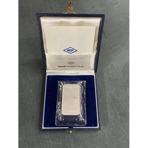 384A - A 50G SILVER INGOT, 99.9%, IN PRESENTATION CASE