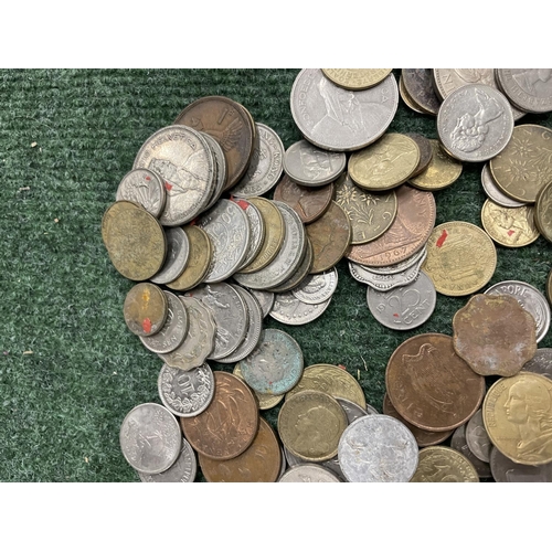 389A - A SELECTION OF GB AND WORLD COINS AND A HALLMARKED SILVER MEDAL