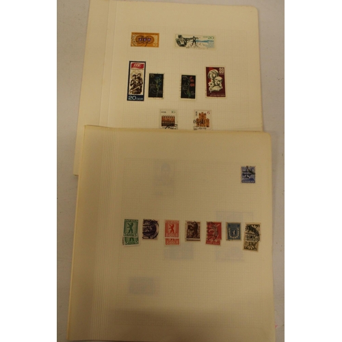 432 - A COLLECTION OF DD REPUBLIC STAMPS