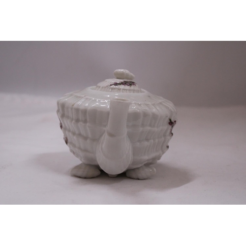 781 - A BELLEEK SHELL DESIGN TEAPOT