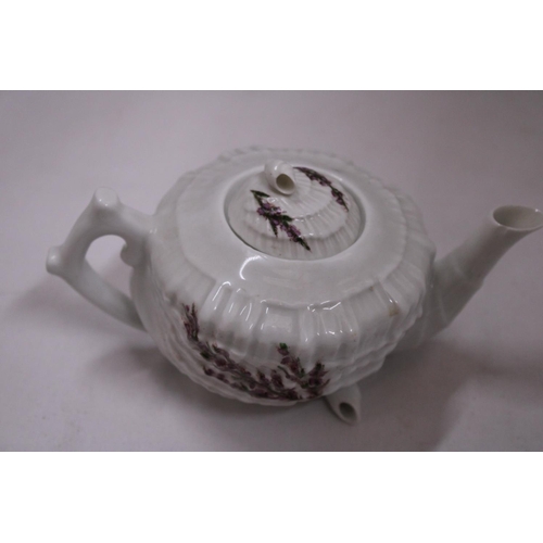 781 - A BELLEEK SHELL DESIGN TEAPOT