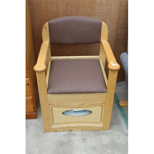 3028 - A GORDON ELLIS AND CO COMMODE CHAIR ENCLOSING PORTA POTTI QUBE