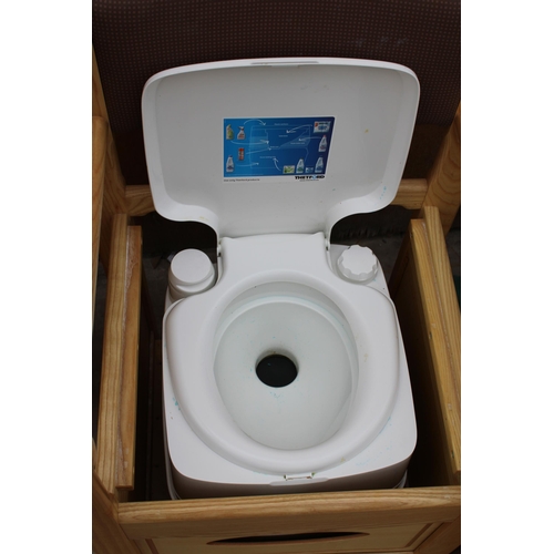 3028 - A GORDON ELLIS AND CO COMMODE CHAIR ENCLOSING PORTA POTTI QUBE