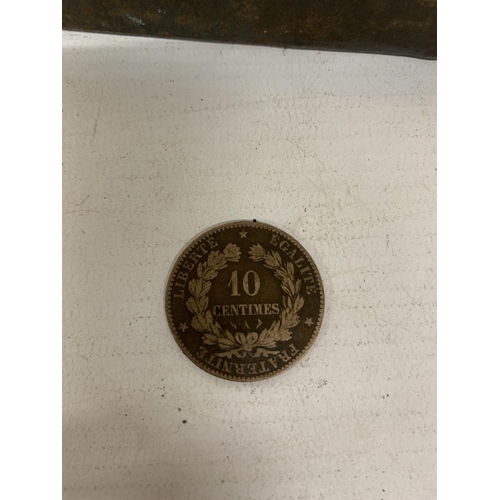 500 - A TIN OF COINS TO INCLUDE AN 1861 YOUNG HEAD FARTHING AND AN 1843 VICTORIA COPPER RARE