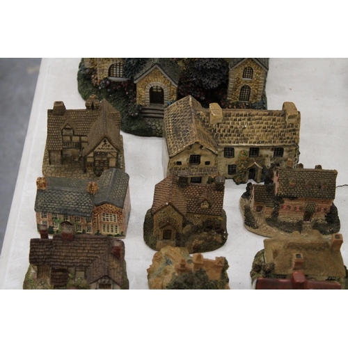 131 - A LARGE QUANTITY OF COLLECTABLE COTTAGES - 23 IN TOTAL