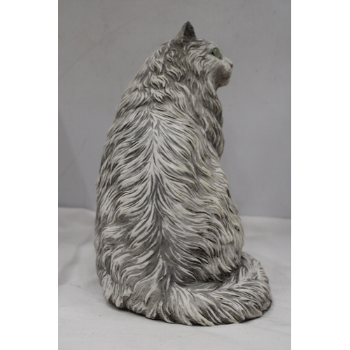 159 - A LARGE VINTAGE WHITE CAT, HEIGHT 28CM