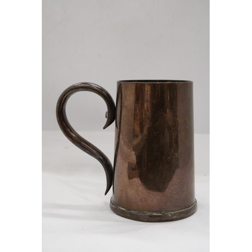 170 - A VERY HEAVY VINTAGE COPPER TANKARD