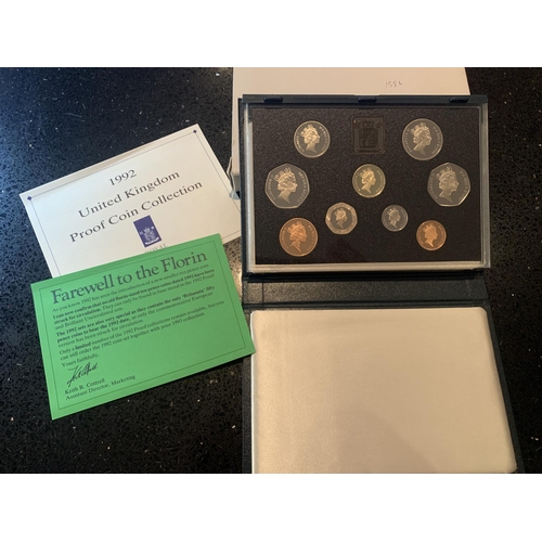 370 - A UK 1992 PROOF COIN COLLECTION . BOXED WITH COA