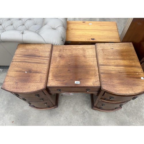 2928 - A MID 20TH CENTURY MAHOGANY KNEE-HOLE DESK/DRESSING TABLE, 43.5