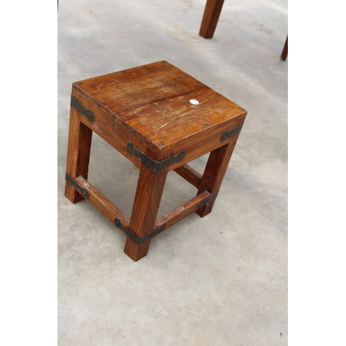 2937 - A LATE 20TH CENTURY DINING TABLE AND AN INDONESIAN WOOD STOOL