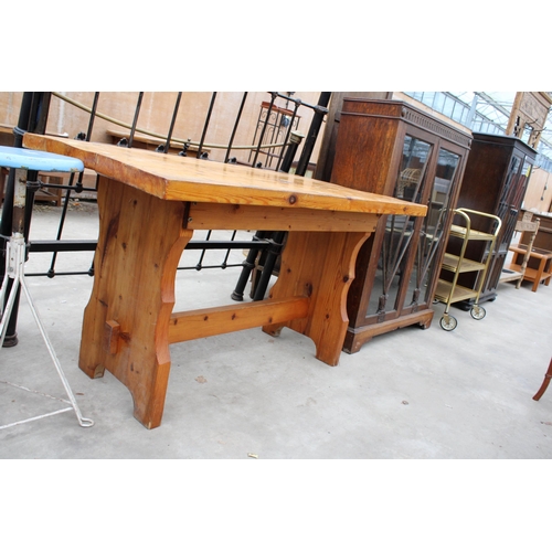 2954 - A MODERN PINE KITCHEN TABLE, 53.5