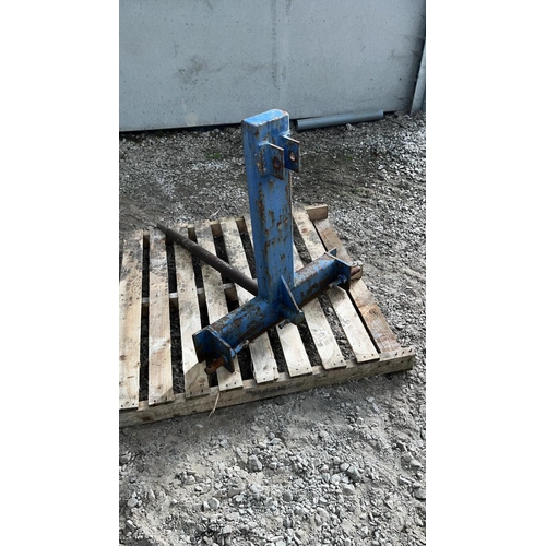 32 - A REAR MOUNTED BALE SPIKE + VAT