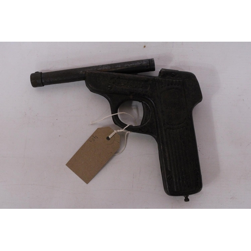 451 - A PRE-WAR GERMAN DIANA FIRST MODEL .177 CALIBRE TIN PLATE AIR PISTOL 14.5CM BARREL, LENGTH 20CM (A/F... 