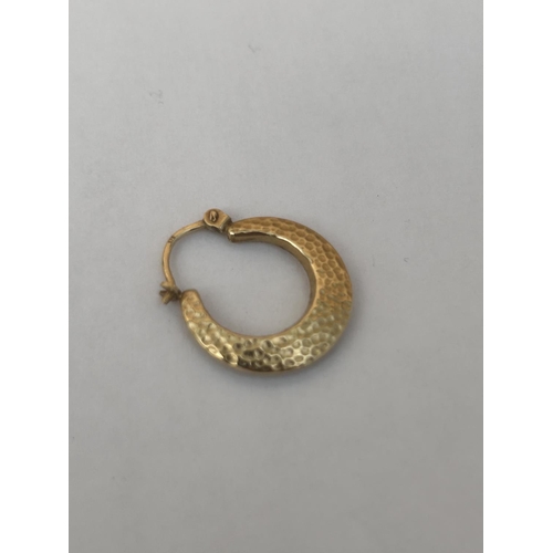 511 - A PAIR OF 9CT GOLD HALF MOON EARRINGS, WEIGHT 1.5 G