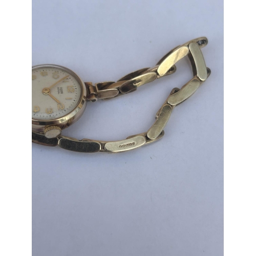 516 - A LADIES TUDOR ROYAL, MADE BY ROLEX HALLMARKED 9CT GOLD WATCH AND 9CT GOLD BRACELET, EDINBURGH 1965,... 