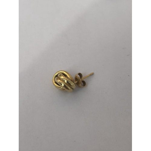 517 - A PAIR OF 9CT GOLD DOUBLE ROW KNOT STUD EARRINGS COMPLETE WITH GOLD BUTTERFLY BACKS AND PRESENTATION... 