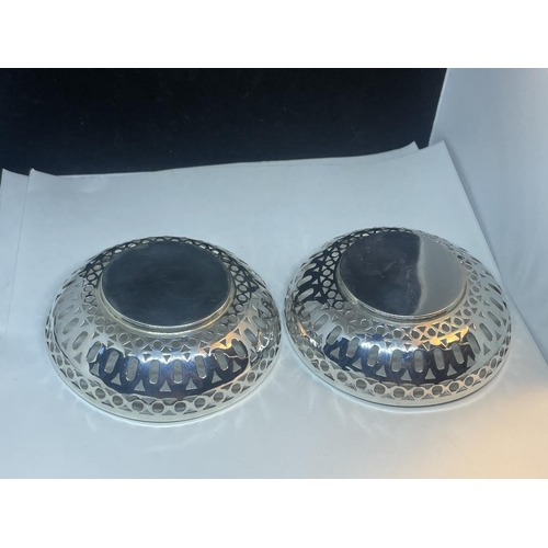 98 - A PAIR OF HALLMARKED SHEFFIELD SILVER PIERCED DISHES