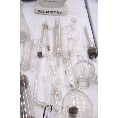 104 - A SELECTION OF LABORATORY GLASSWARE EQUIPMENT TO INCLUDE TUBES ETC