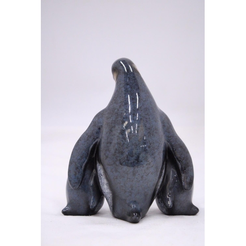 116 - A STUDIO ART PENGUIN FIGURE 