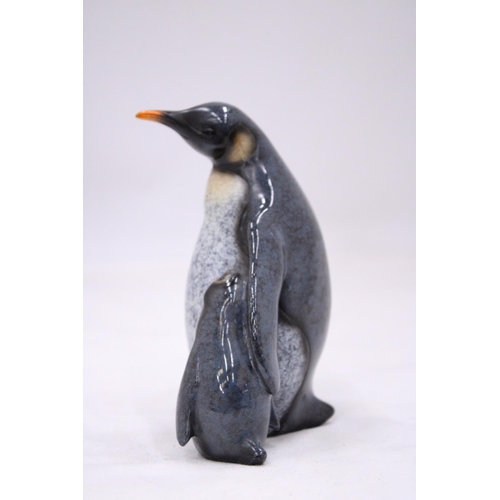 116 - A STUDIO ART PENGUIN FIGURE 