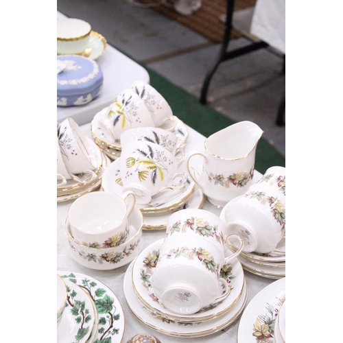 118 - A QUANTITY OF CHINA TEAWARE TO INCLUDE ROYAL STANDARD AND COLCLOUGH - CUPS, SAUCERS, SIDE PLATES, CR... 