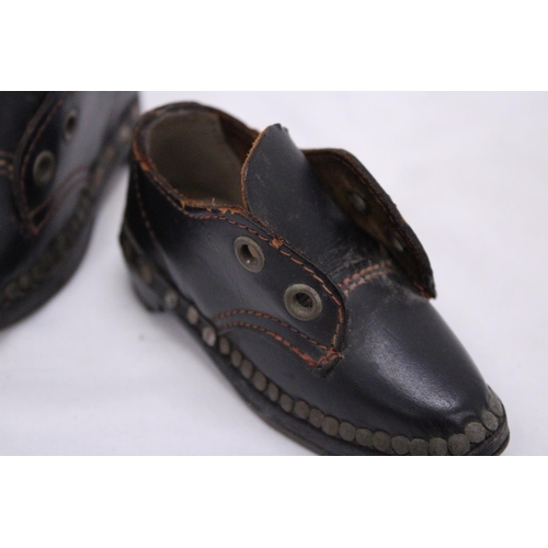 270 - A PAIR OF VICTORIAN STYLE LEATHER (HANDMADE) CHILDREN'S SHOES