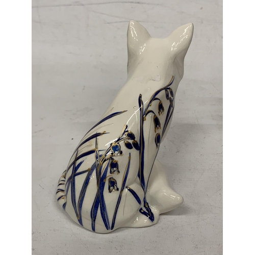 743 - AN ANITA HARRIS FOX (BLUEBELL'S) SIGNED IN GOLD