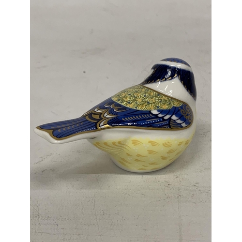 751 - A ROYAL CROWN DERBY PAPERWEIGHT GARDEN BLUE TIT WITH GOLD COLOURED STOPPER