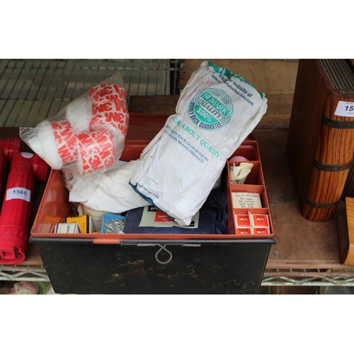 1559 - A VINTAGE METAL FIRST AID TIN COMPLETE WITH FIRST AID ITEMS