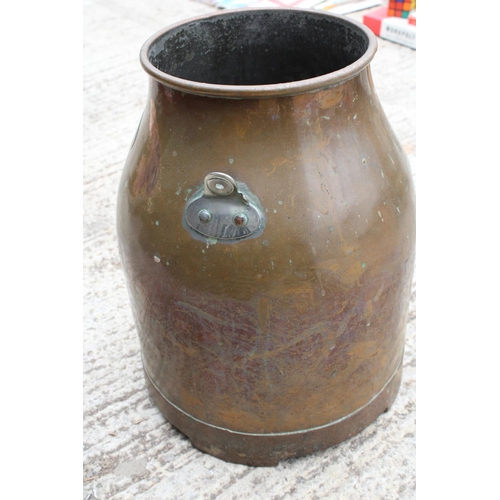 1591 - A VINTAGE COPPER MILKING BUCKET WITH INDESTINCT BRASS PLAQUE