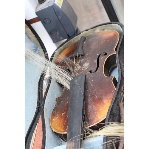 1593 - A VINTAGE CASED VIOLIN WITH BOW FOR RESTORATION