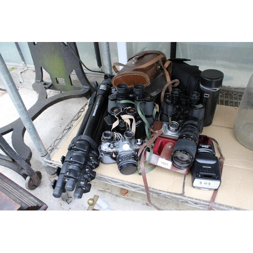 1601 - AN ASSORTMENT OF PHOTOGRAPHY ITEMS TO INCLUDE FOUR PAIRS OF VINTAGE BINOCULARS, A PENTAX CAMERA, A M... 