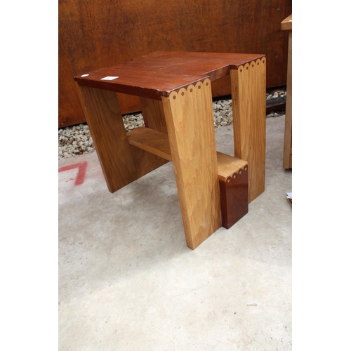 2517 - A BEECH AND MAHOGANY GORDON WARR STOOL, SEE ARTICLE IN 1983 WOOD WORKING MAGAZINE AND A SIMILAR LAMP... 